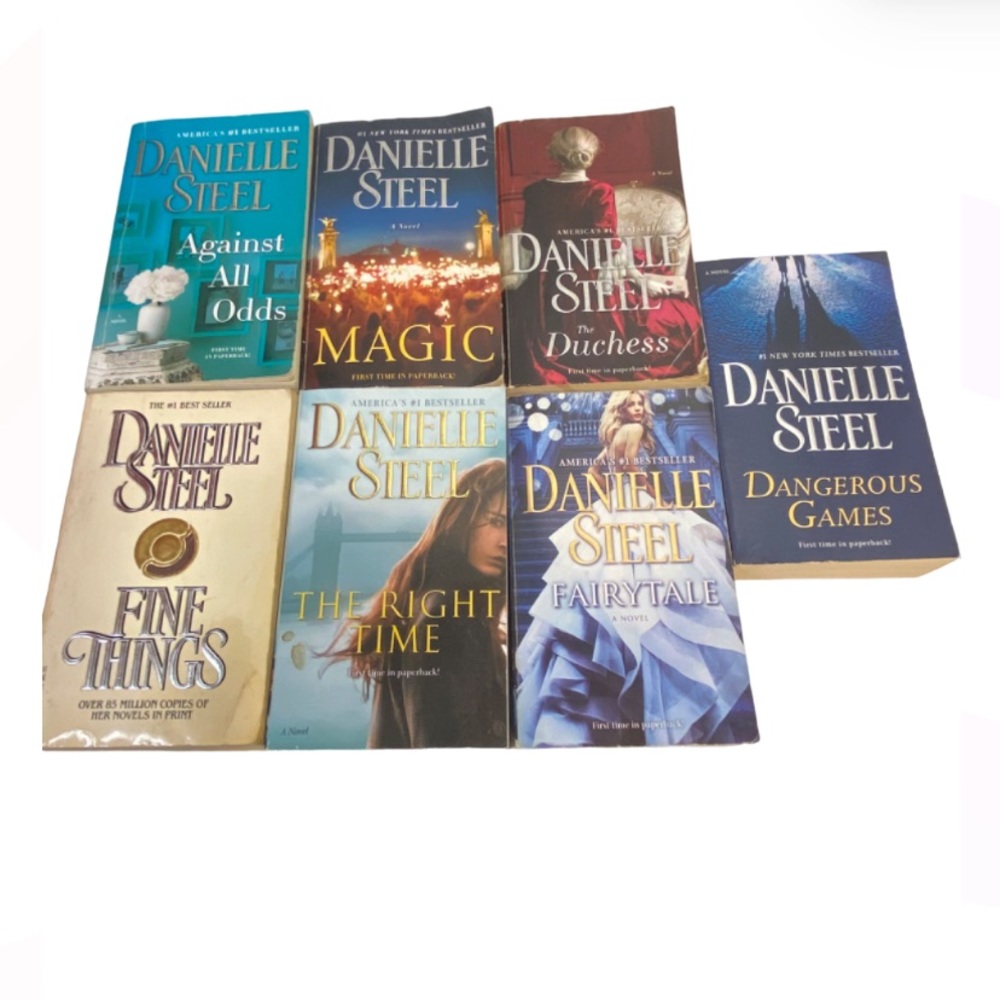 DANIELLE STEEL NOVELS 7 TOTAL🇨🇦